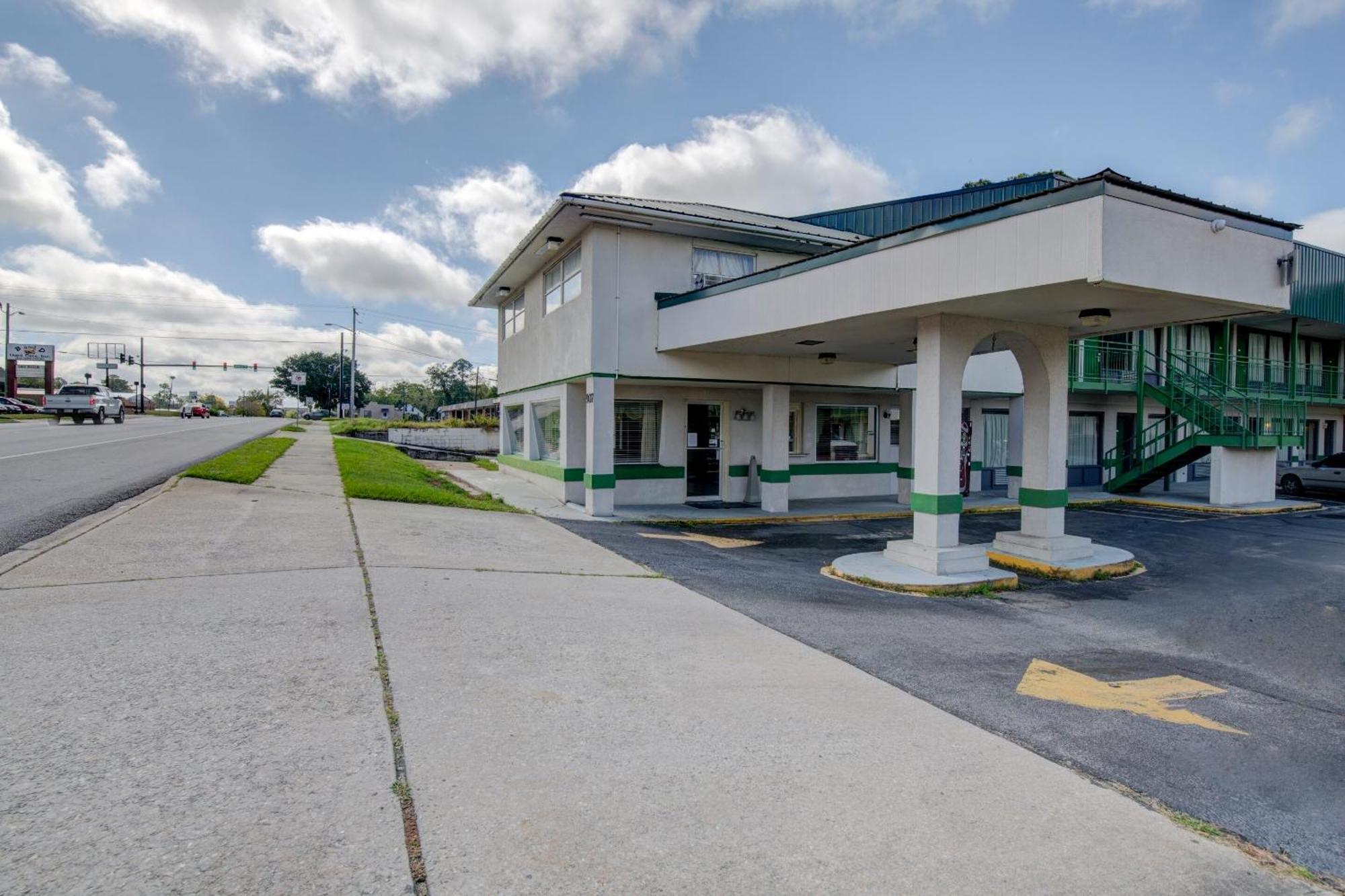 Oyo Hotel Douglas Ga Us-441 외부 사진