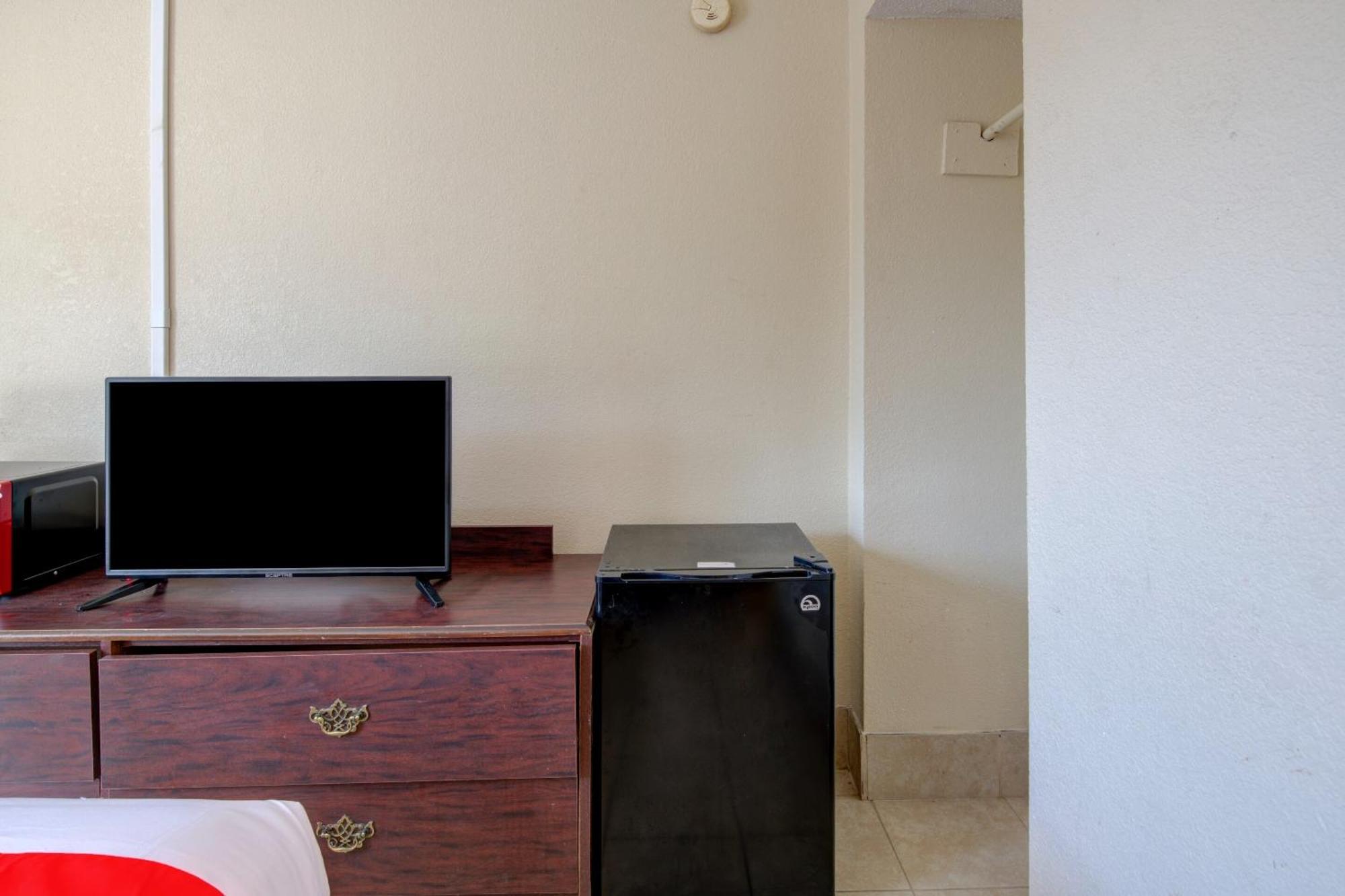 Oyo Hotel Douglas Ga Us-441 외부 사진